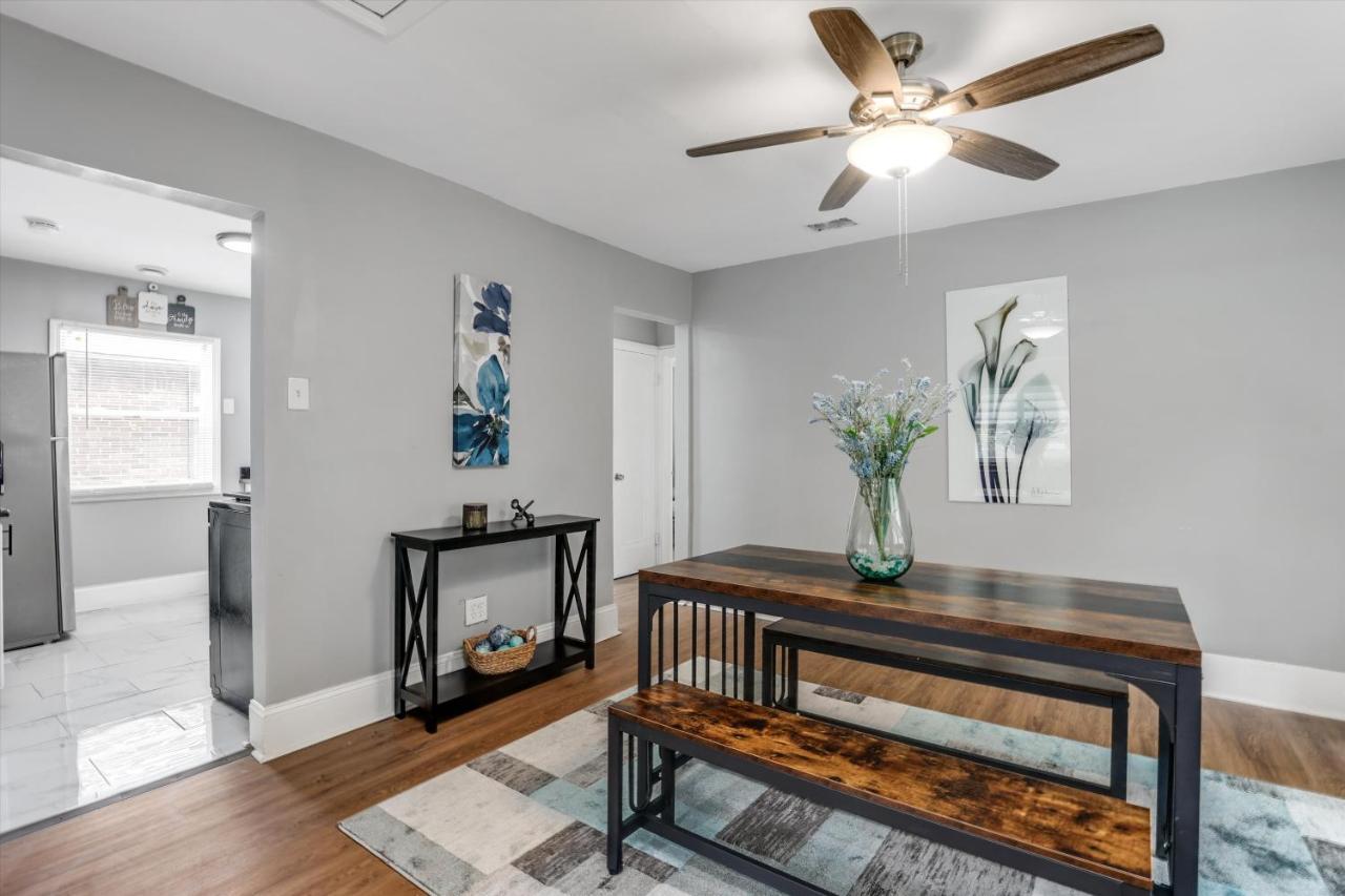 Modern & Cozy East Side Gem ~ Queen Beds ~ Parking Detroit Buitenkant foto