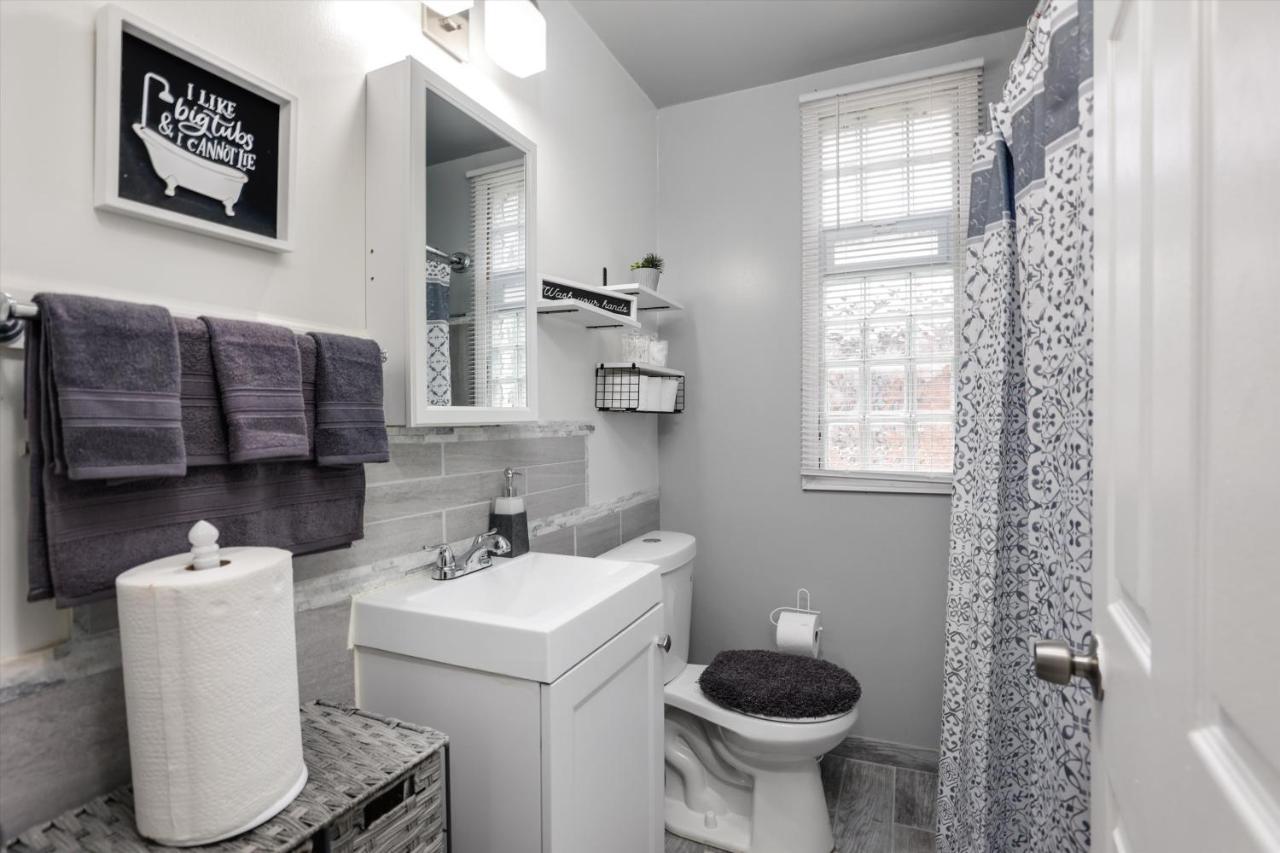 Modern & Cozy East Side Gem ~ Queen Beds ~ Parking Detroit Buitenkant foto